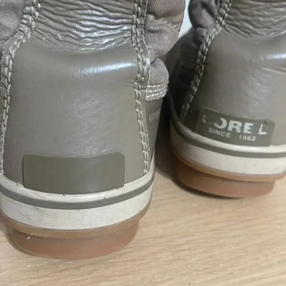 Sorel Tofino Size 7 Waterproof Winter snow rain Boots Tan Faux Fur - Picture 13 of 16